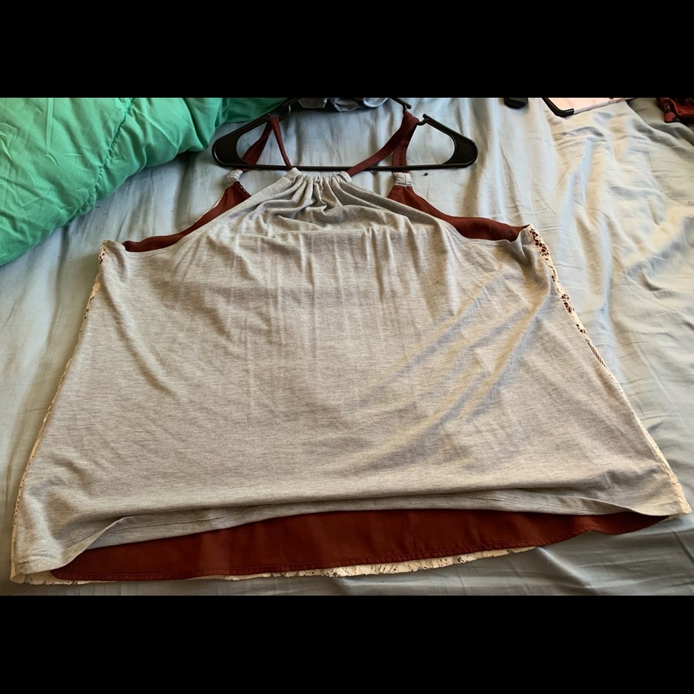Spaghetti strap shirt - Picture 2 of 2
